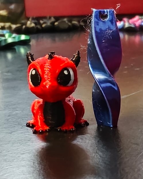 Mehrfarbiger 3D-Druck Drache
